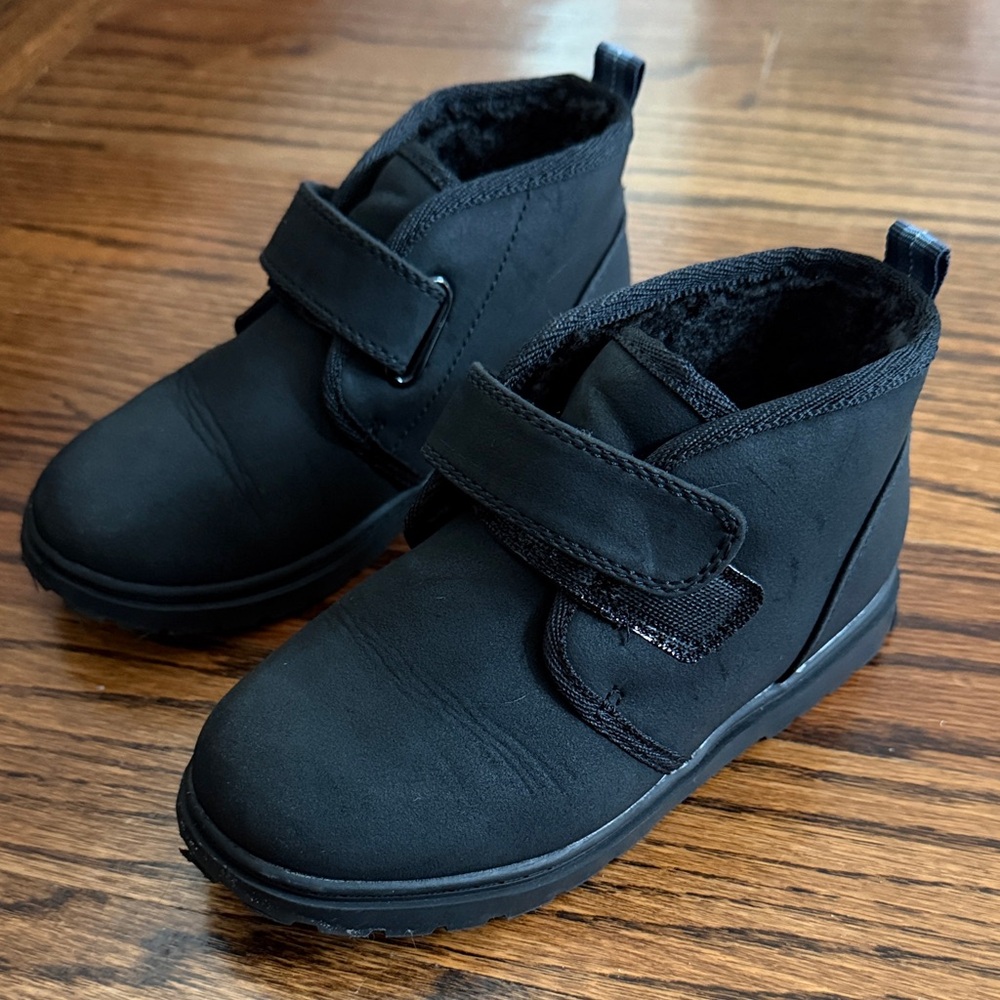 Cat & Jack Black Toddler Shoes with Velcro Strap Fleece Lined Size 11